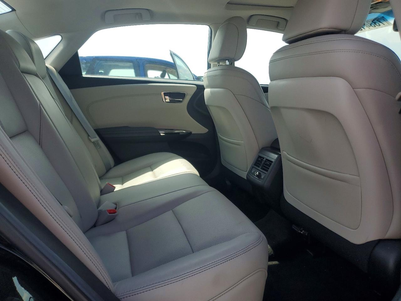 2016 TOYOTA AVALON