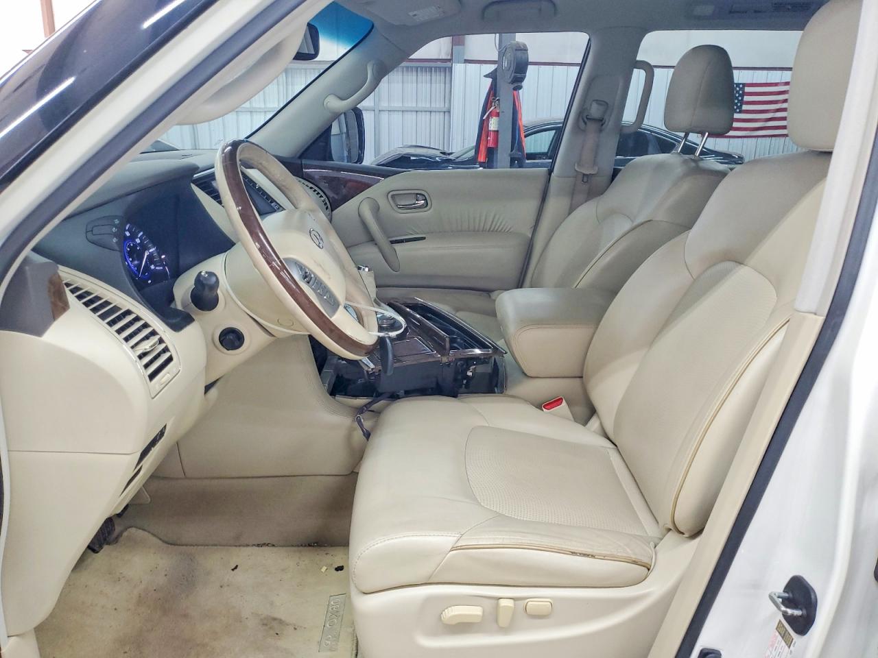 2016 INFINITI QX80