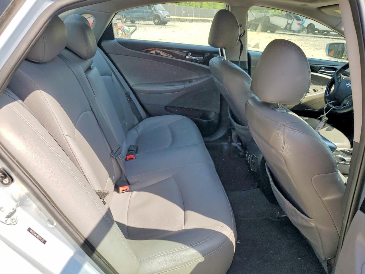2011 HYUNDAI SONATA
