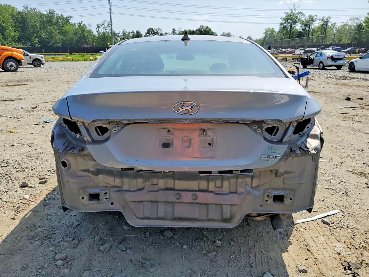 2011 HYUNDAI SONATA