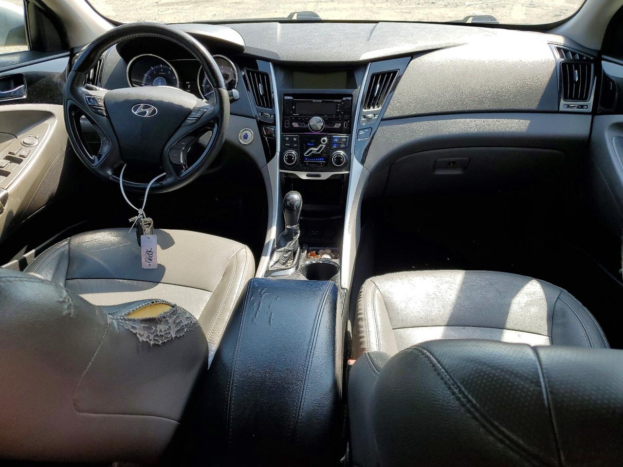 2011 HYUNDAI SONATA