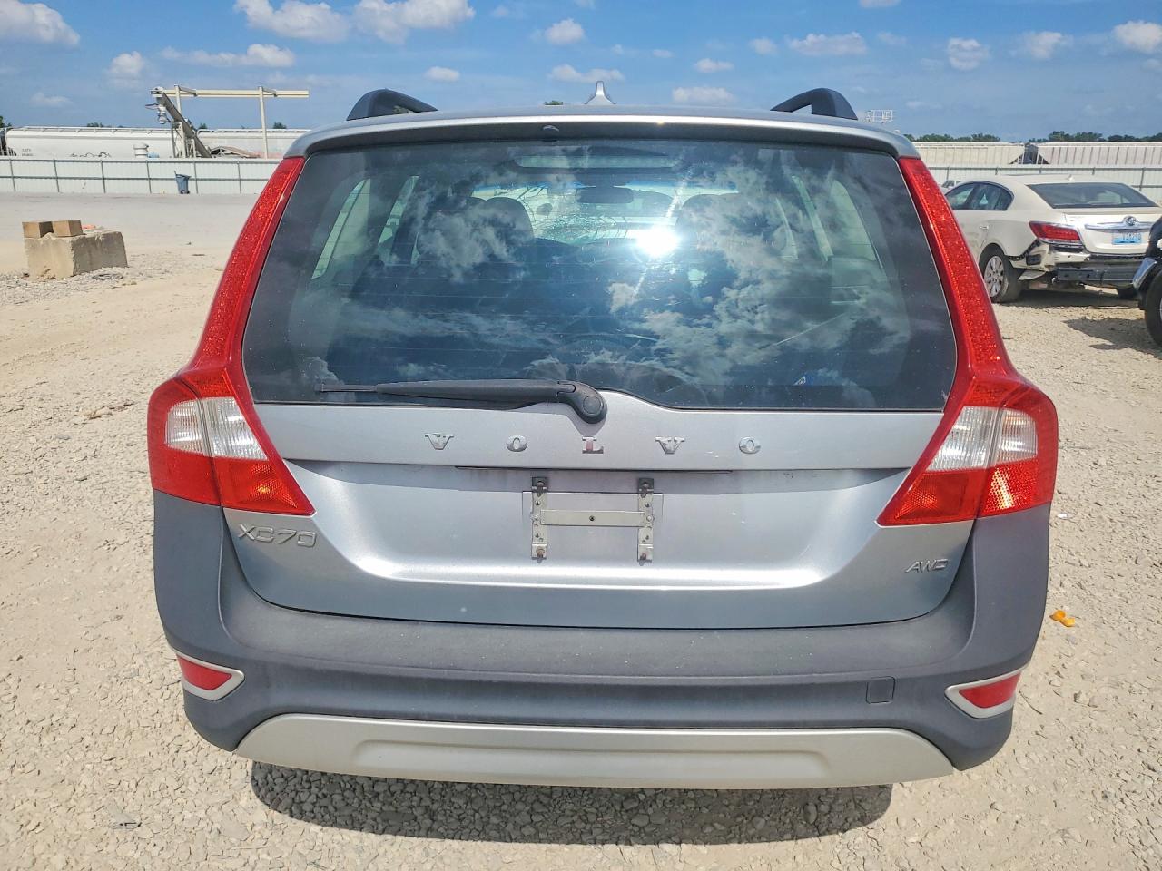 2011 VOLVO XC70