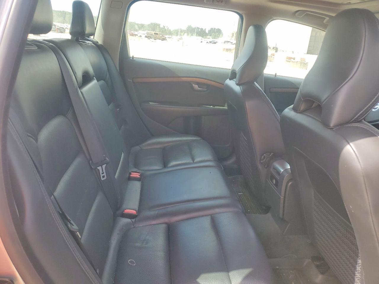 2011 VOLVO XC70