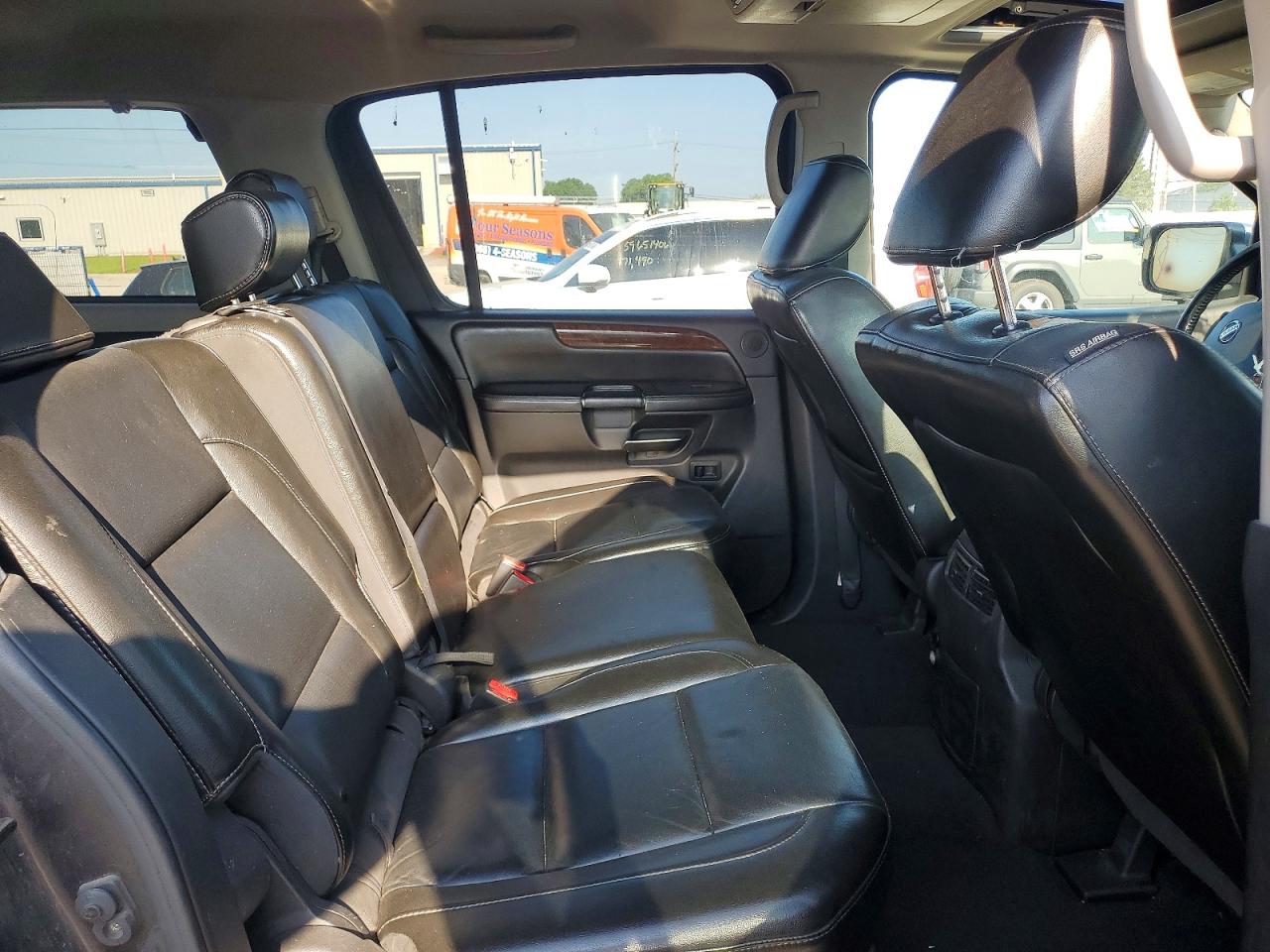 2010 NISSAN ARMADA