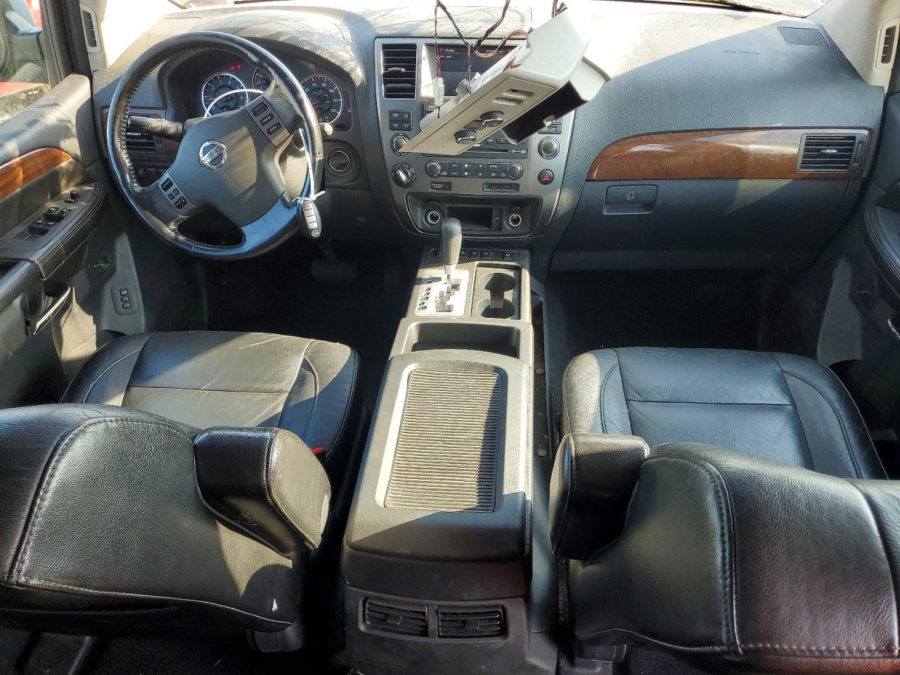 2010 NISSAN ARMADA