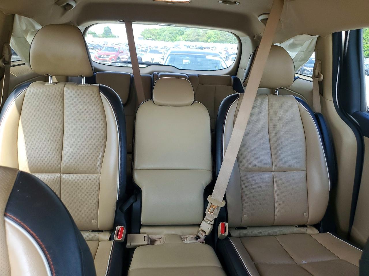 2016 KIA SEDONA