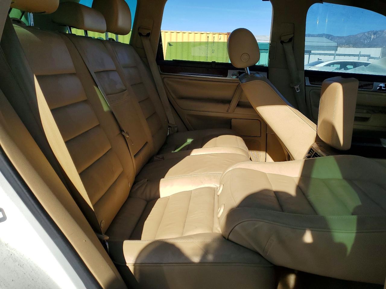 2004 VOLKSWAGEN TOUAREG