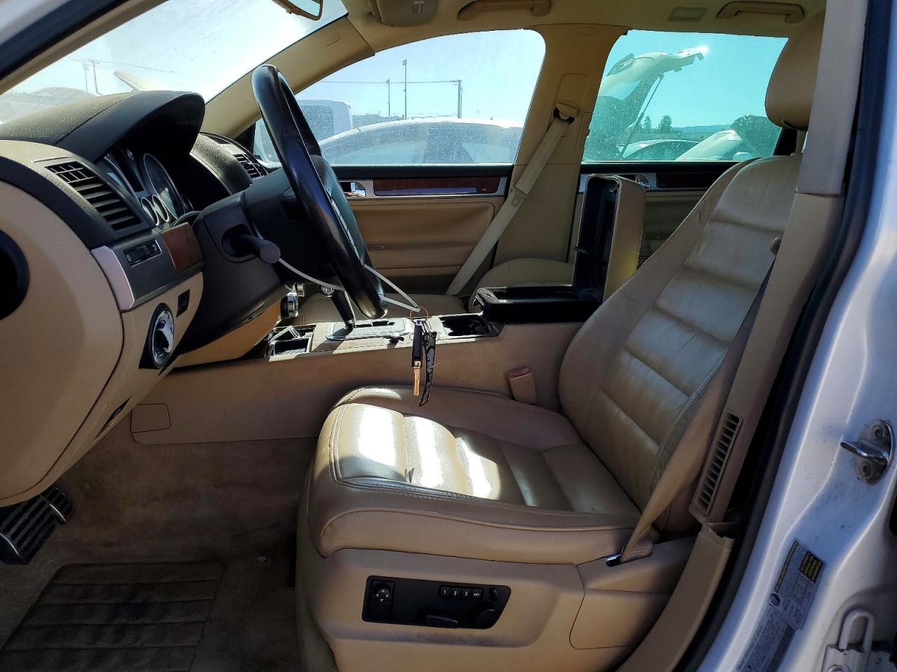 2004 VOLKSWAGEN TOUAREG