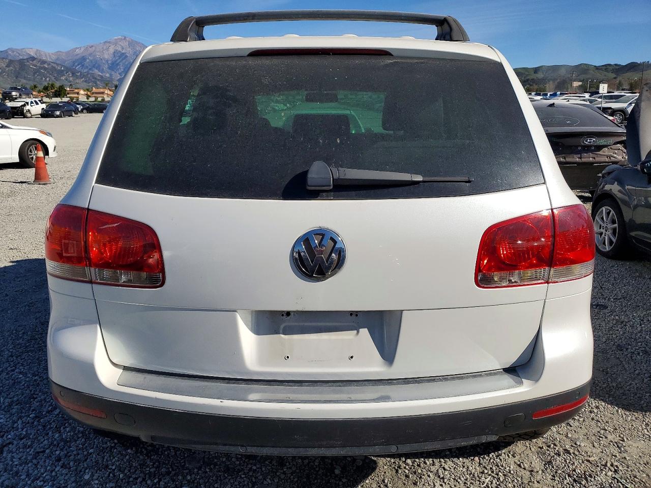 2004 VOLKSWAGEN TOUAREG