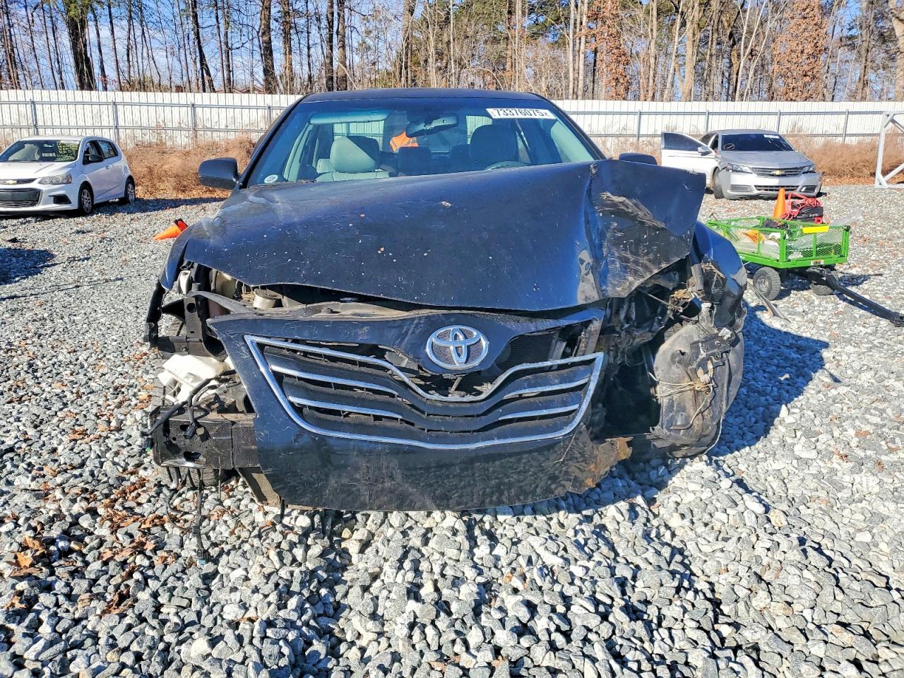 2011 TOYOTA CAMRY