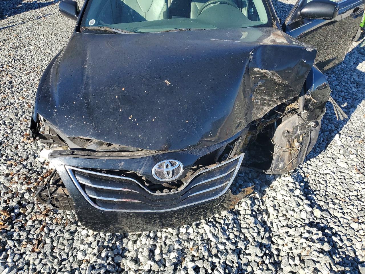 2011 TOYOTA CAMRY