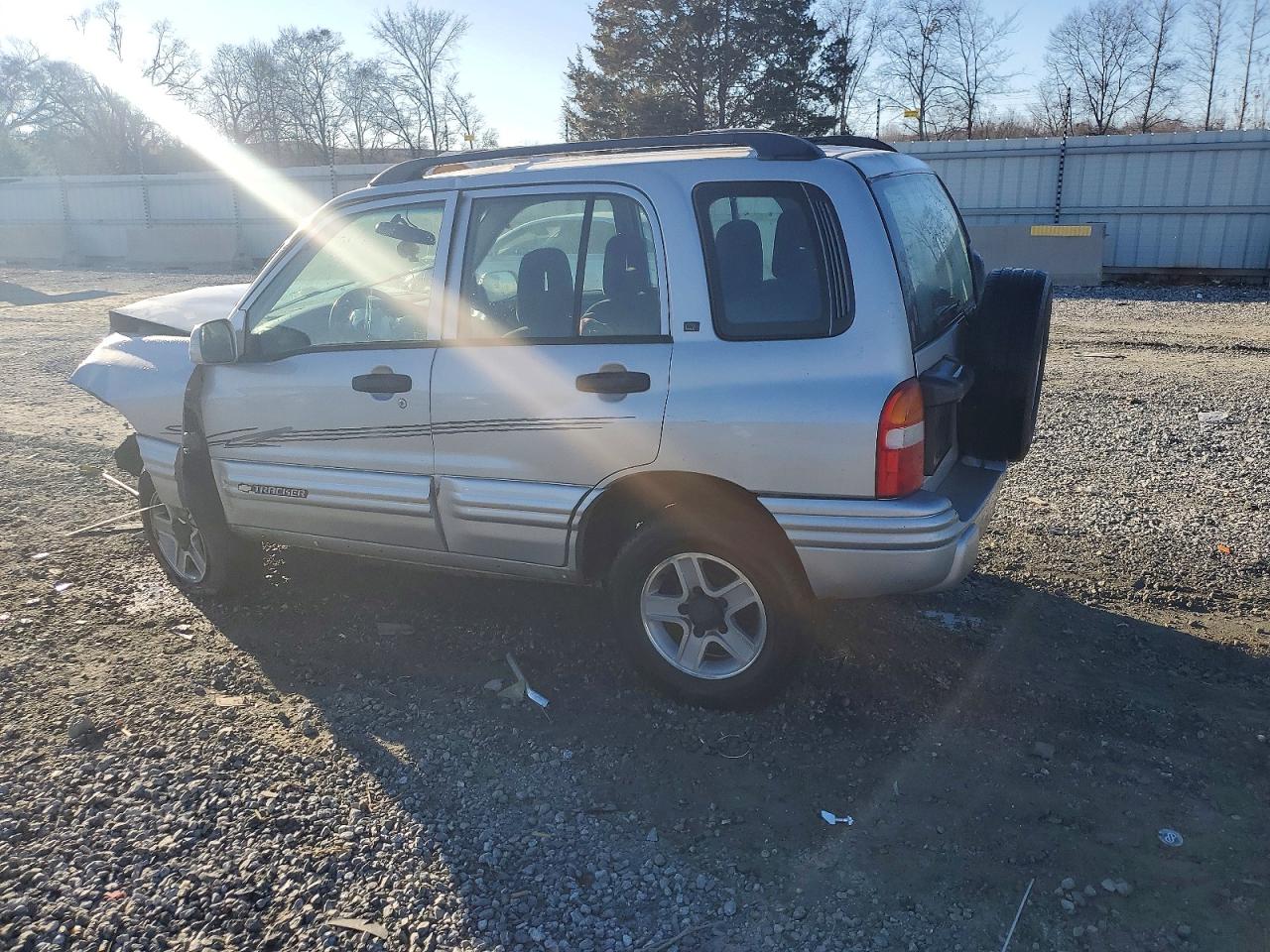 2003 CHEVROLET TRACKER