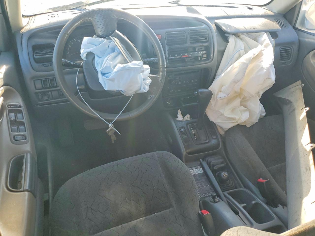 2003 CHEVROLET TRACKER