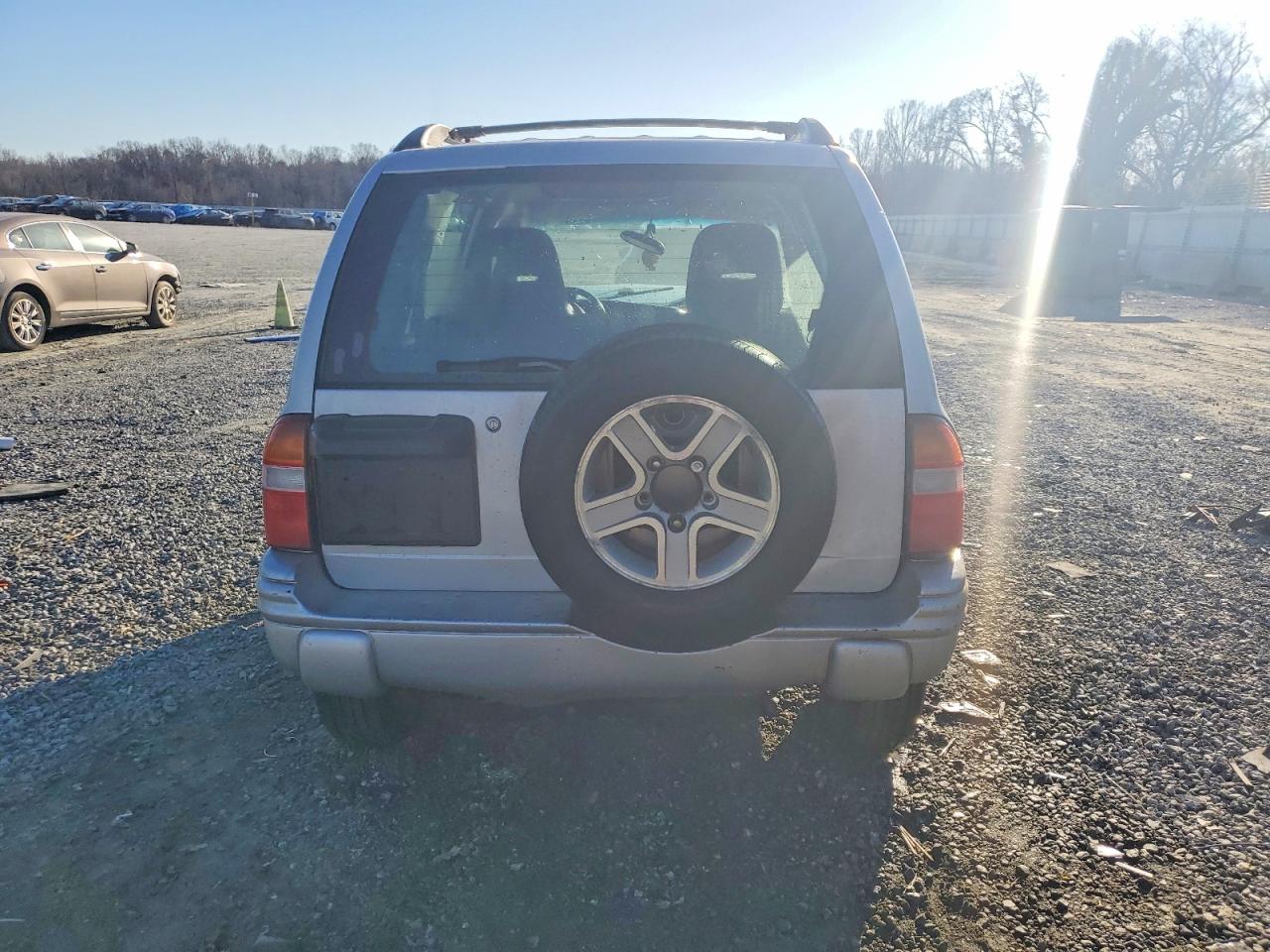 2003 CHEVROLET TRACKER