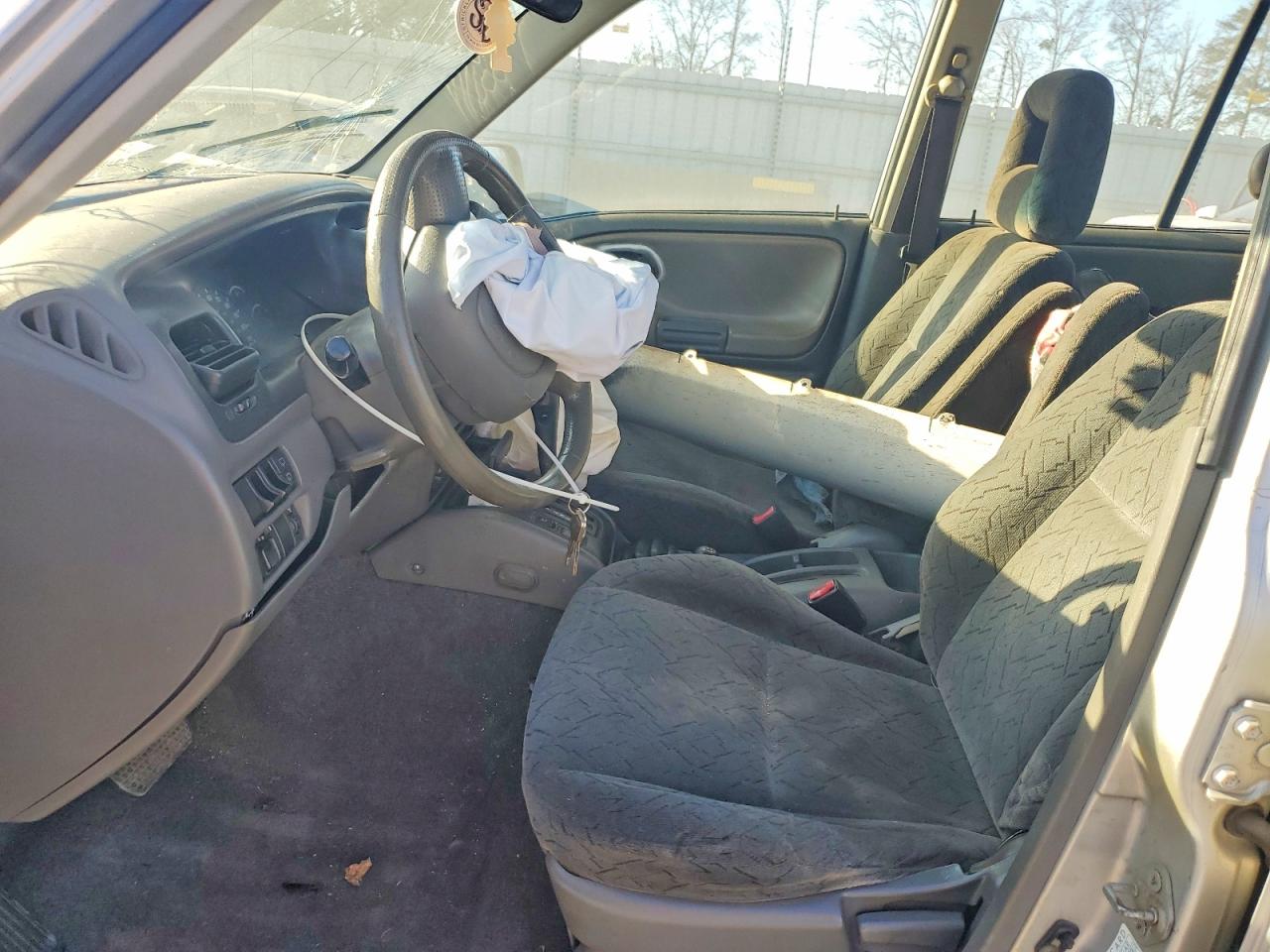 2003 CHEVROLET TRACKER