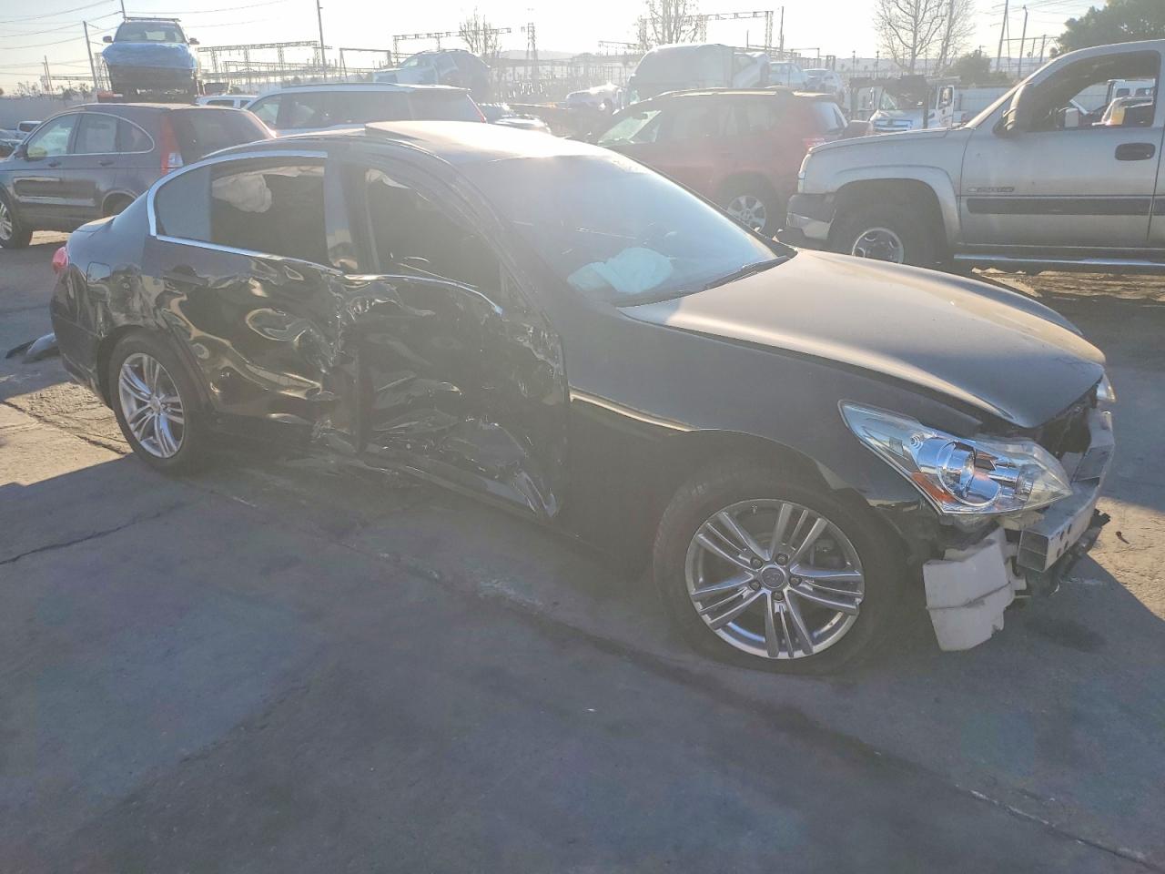 2013 INFINITI G37