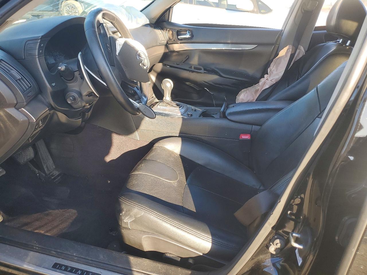 2013 INFINITI G37