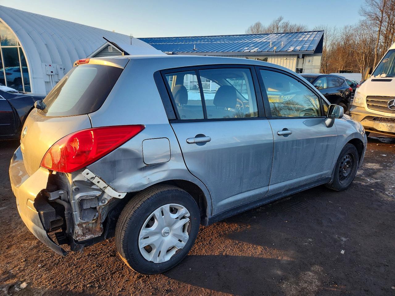 2011 NISSAN VERSA