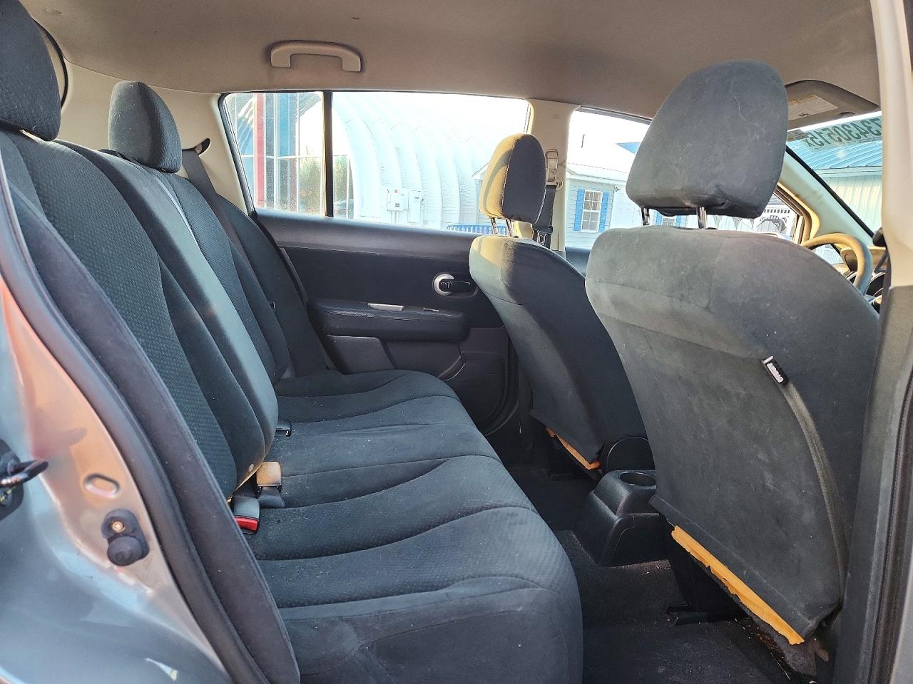 2011 NISSAN VERSA