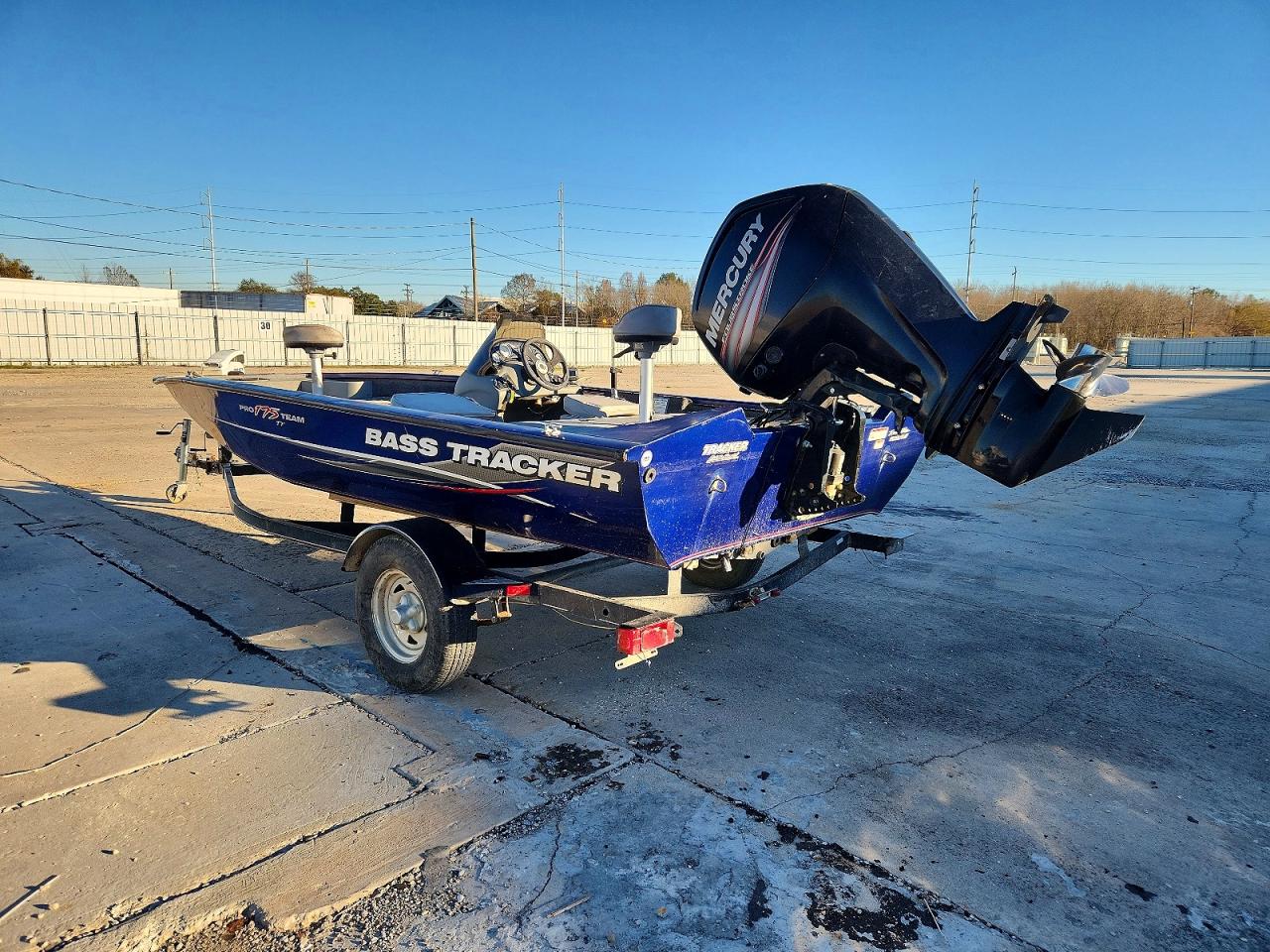 2015 BASS BOAT