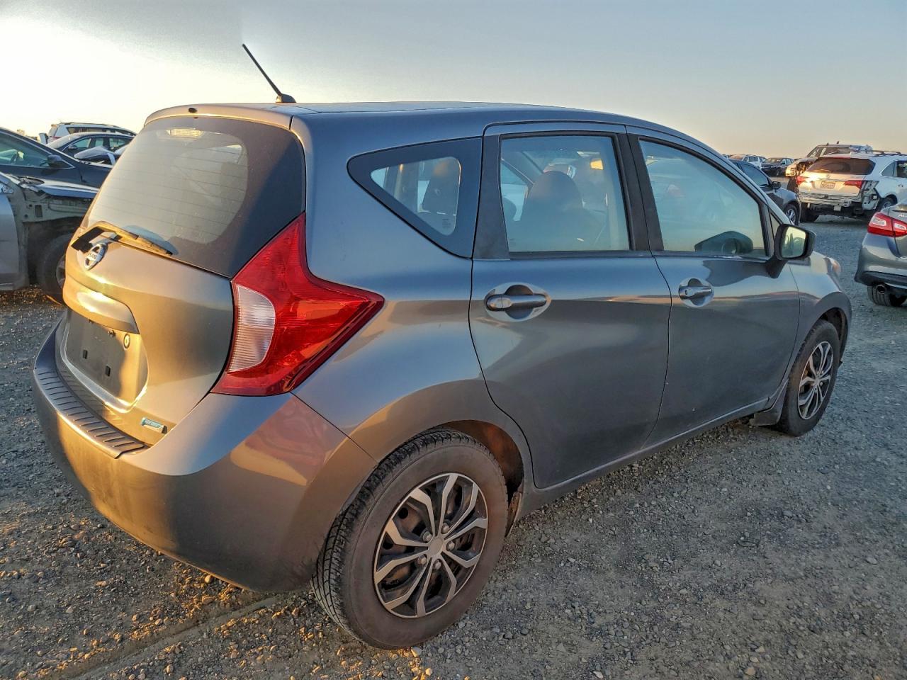 2016 NISSAN VERSA