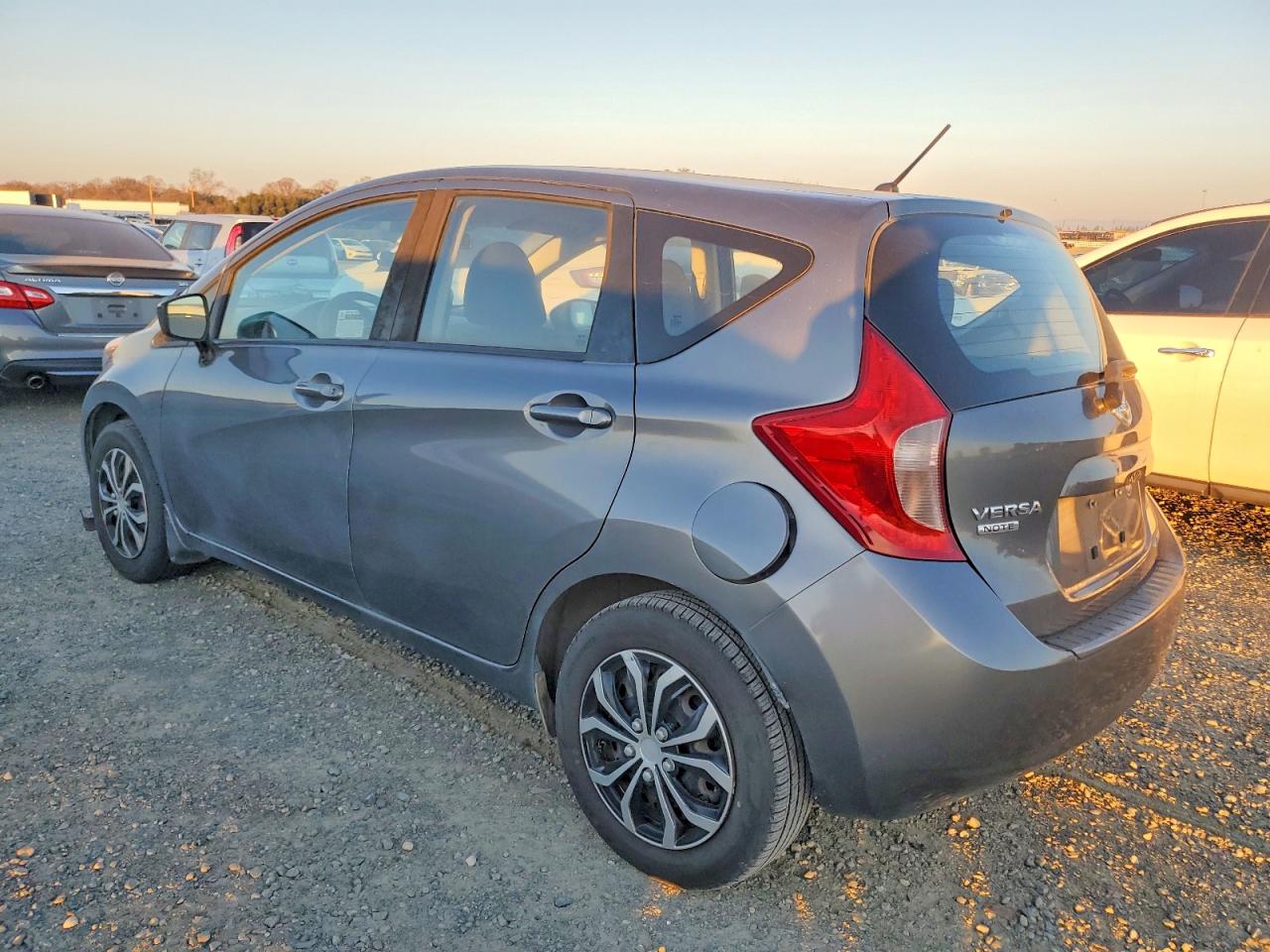 2016 NISSAN VERSA