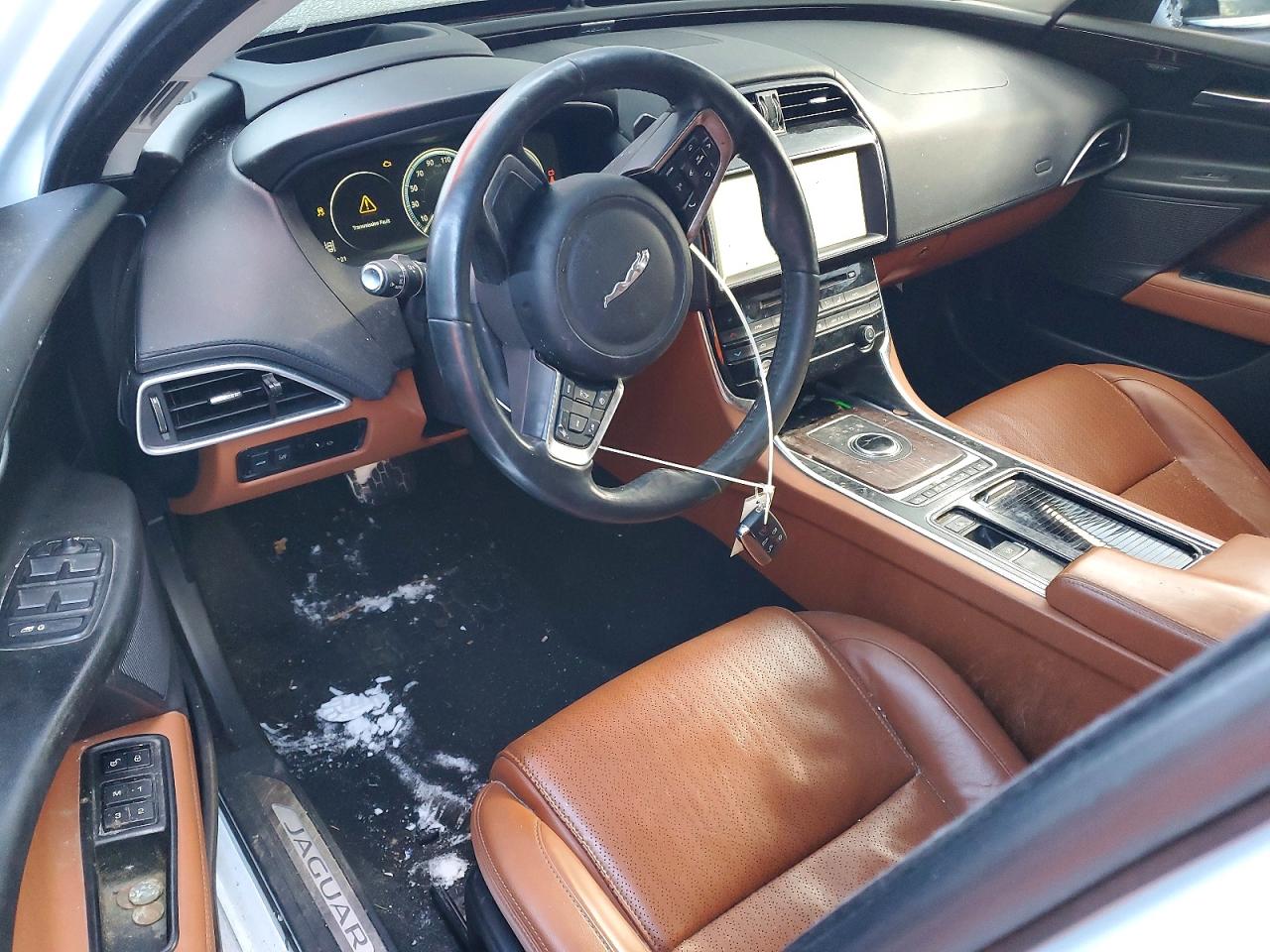 2018 JAGUAR XE