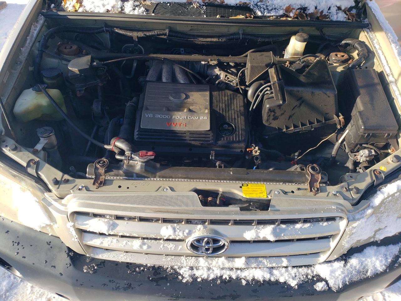 2001 TOYOTA HIGHLANDER