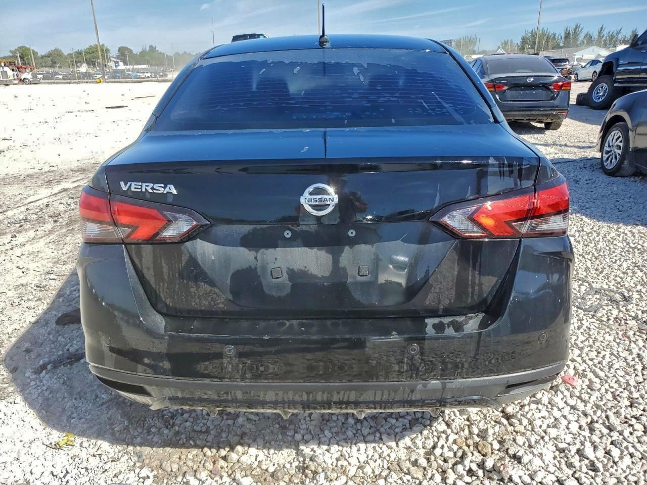 2020 NISSAN VERSA