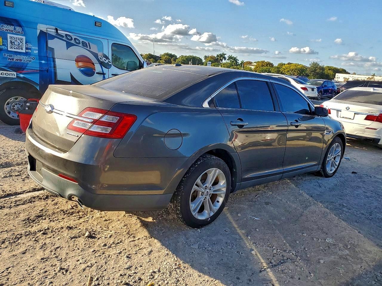 2017 FORD TAURUS