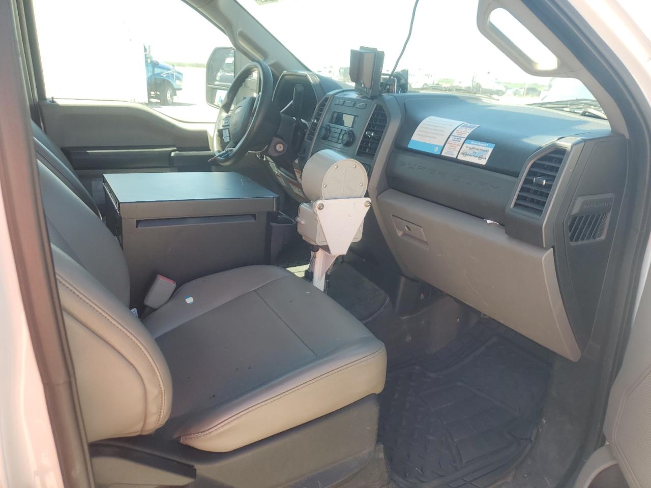 2017 FORD F550