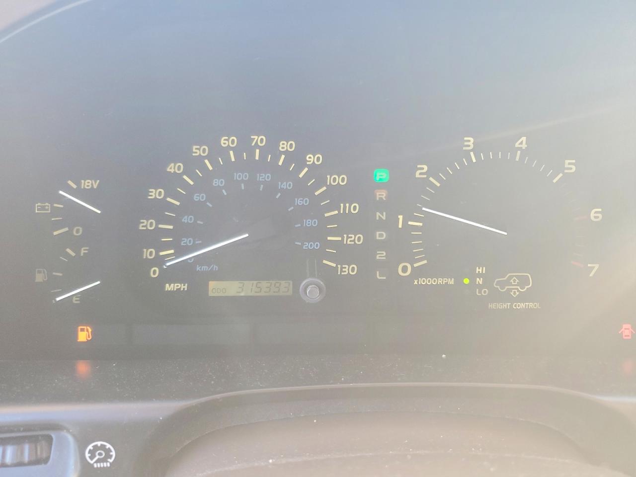 2000 LEXUS LX470
