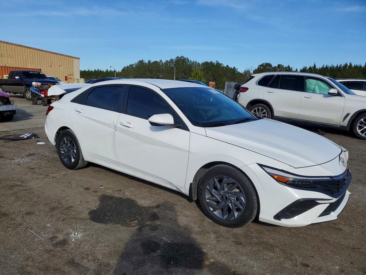 2024 HYUNDAI ELANTRA