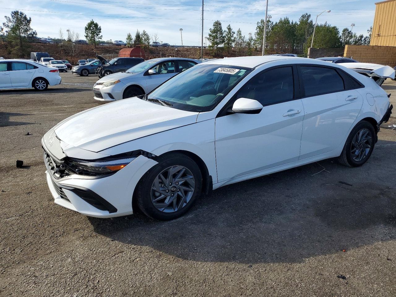 2024 HYUNDAI ELANTRA