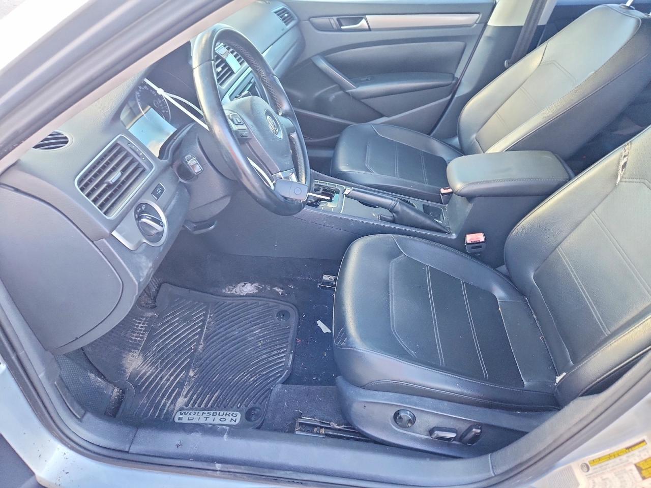 2015 VOLKSWAGEN PASSAT
