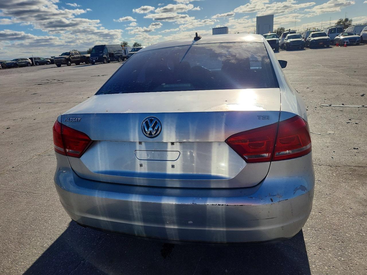 2015 VOLKSWAGEN PASSAT