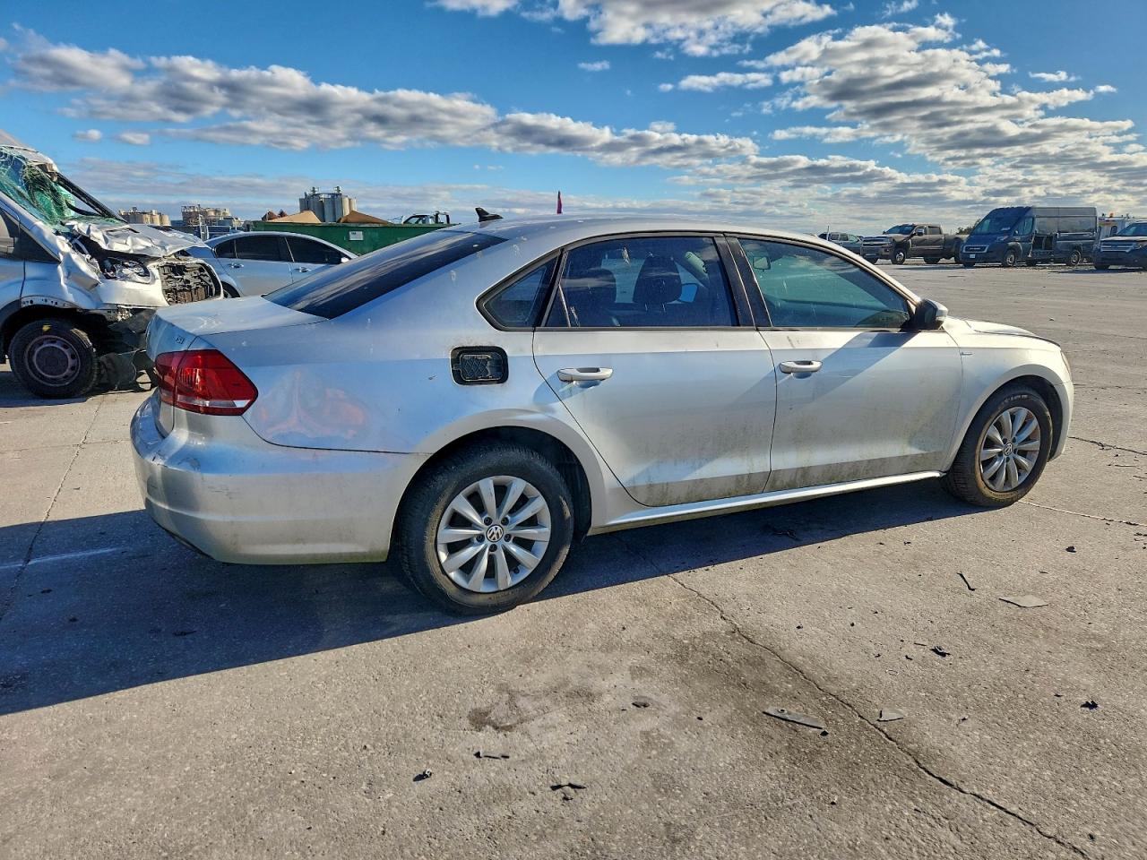 2015 VOLKSWAGEN PASSAT