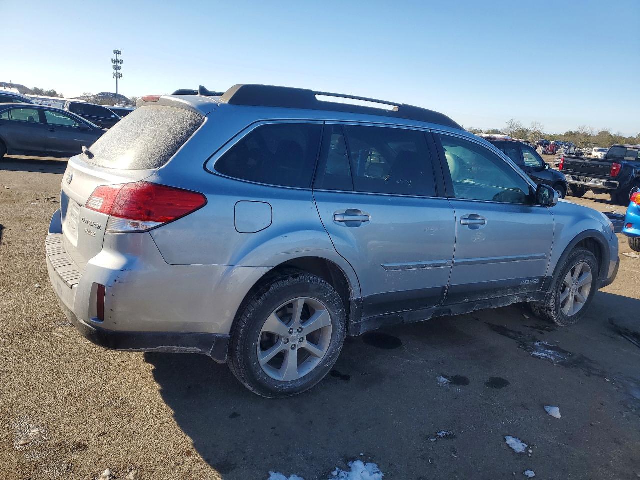 2014 SUBARU OUTBACK