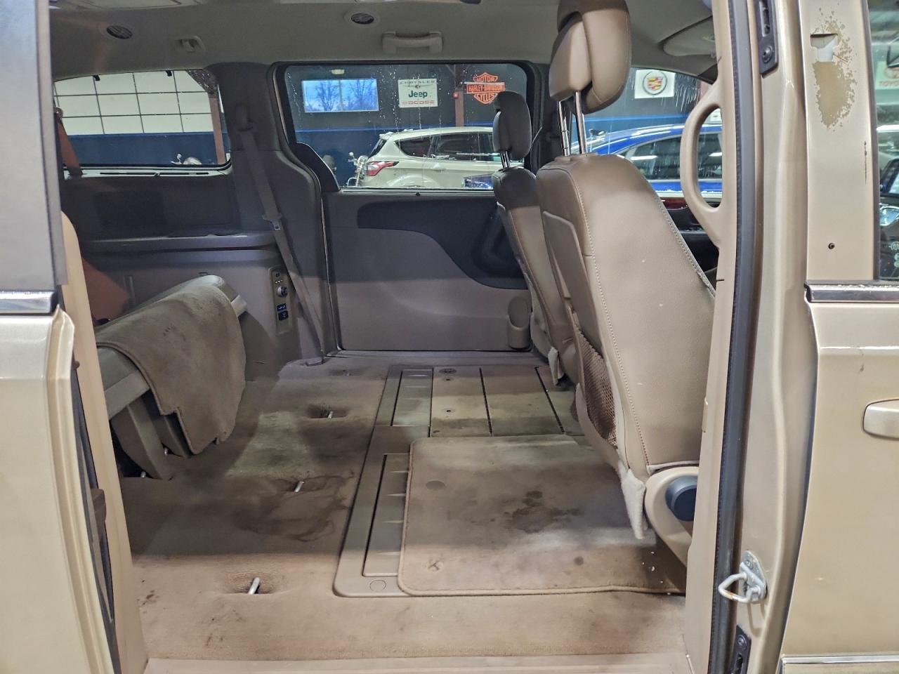 2013 CHRYSLER MINIVAN
