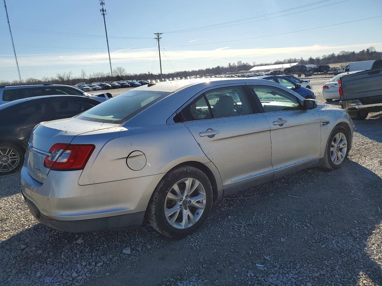 2010 FORD TAURUS