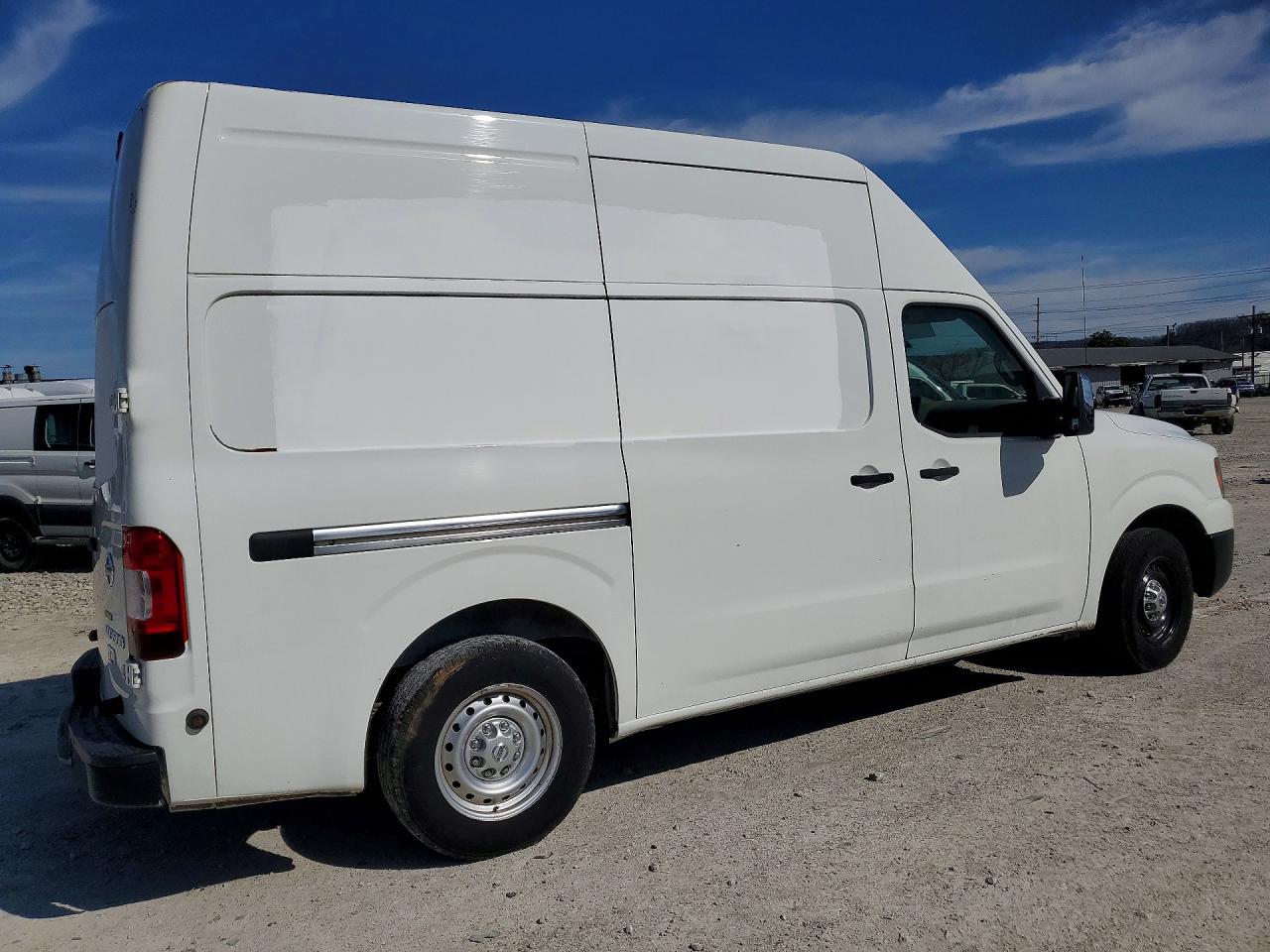 2015 NISSAN NV