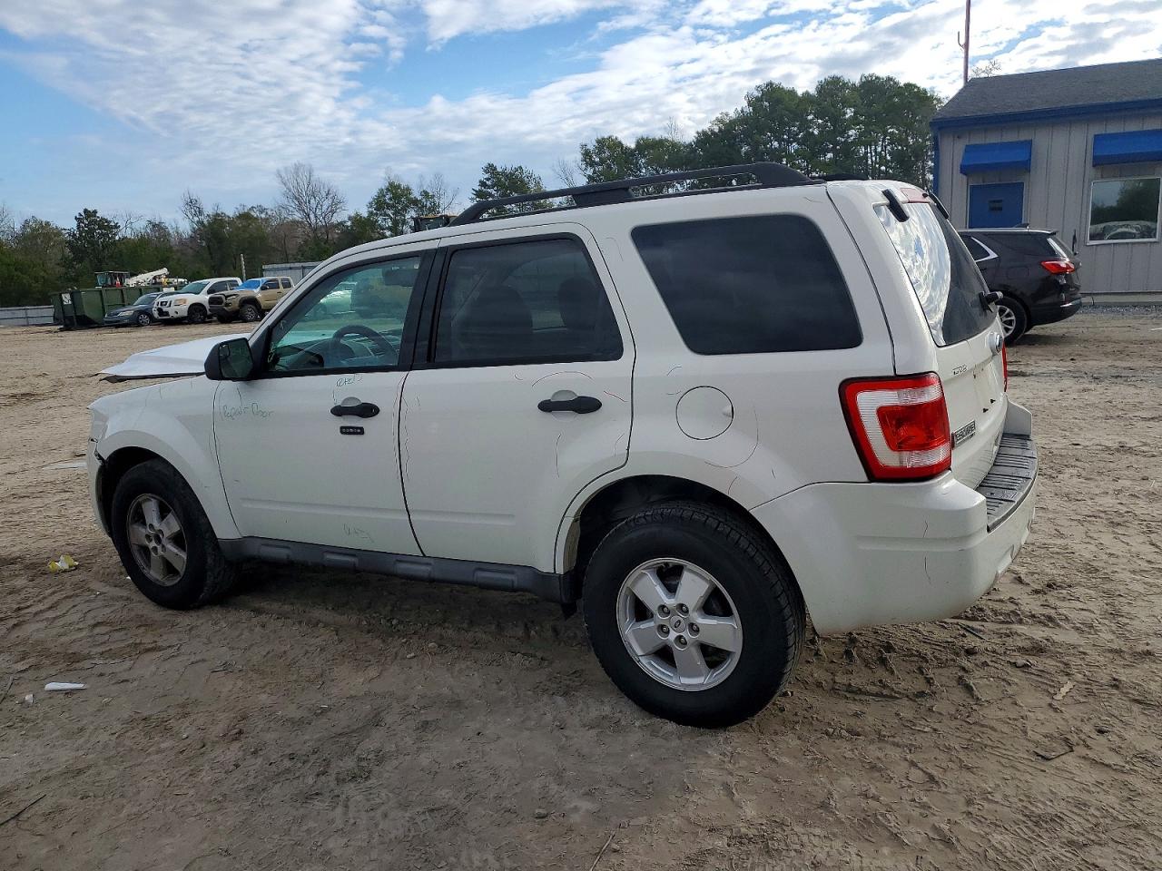 2010 FORD ESCAPE
