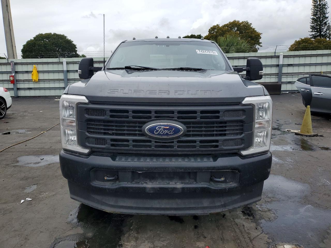 2024 FORD F350