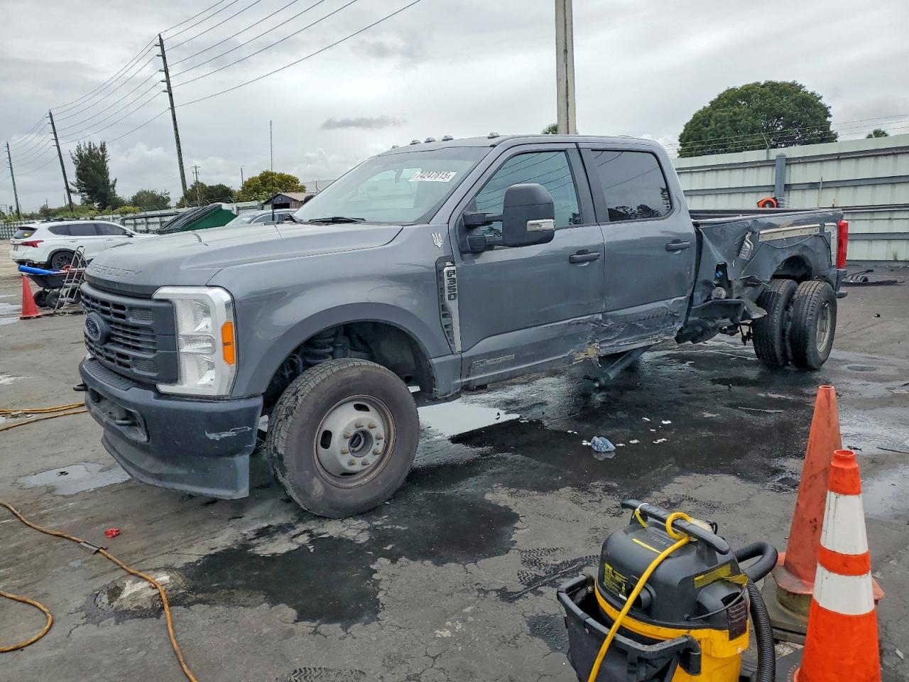 2024 FORD F350