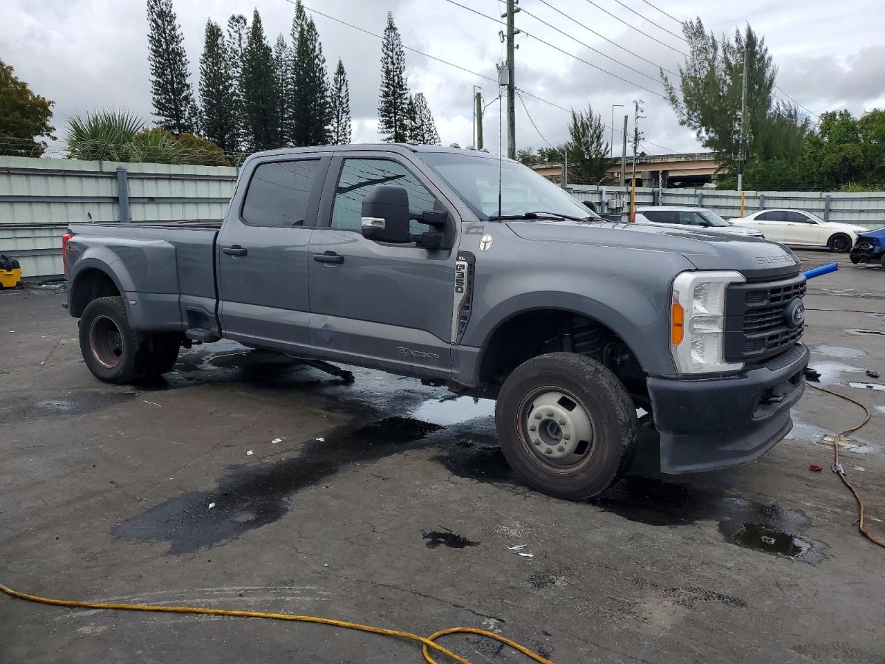 2024 FORD F350