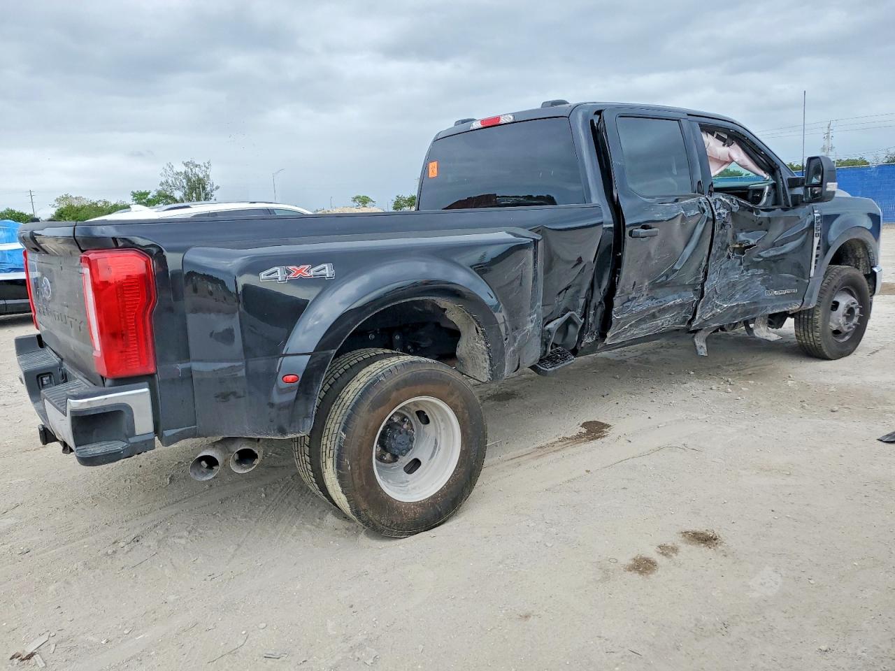 2025 FORD F350