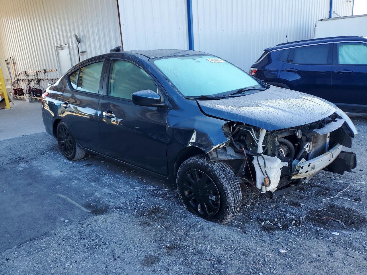 2017 NISSAN VERSA