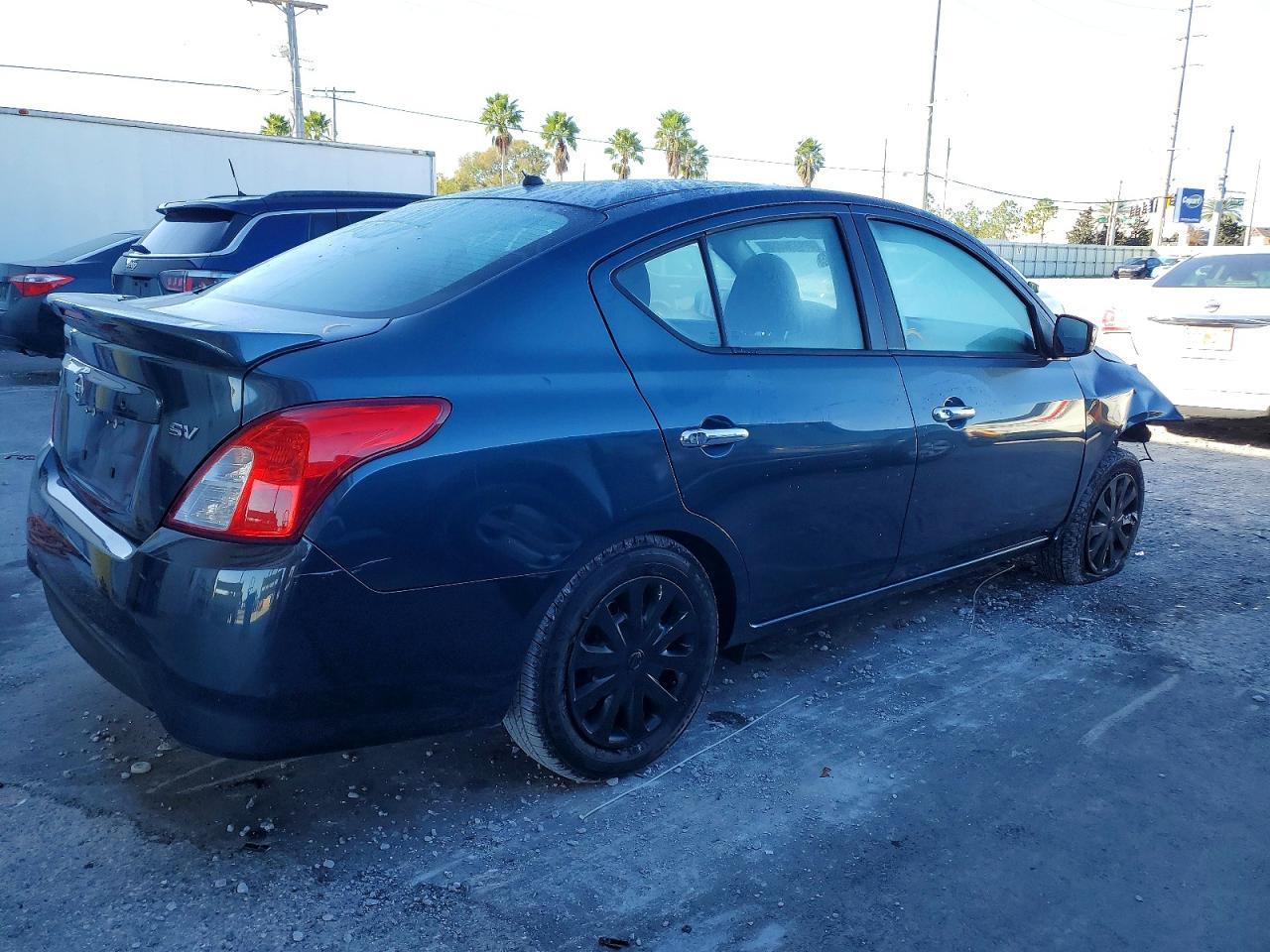 2017 NISSAN VERSA