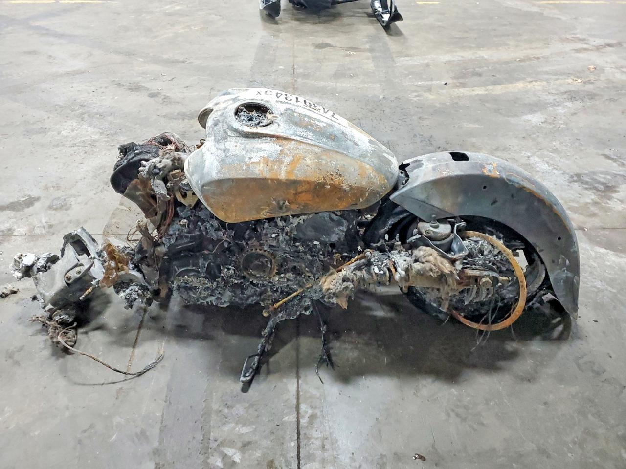 2018 INDIAN MOTORCYCLE CO. MOTORCYCLE