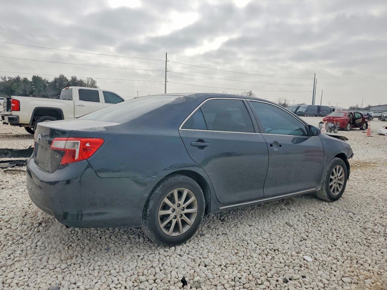 2013 TOYOTA CAMRY